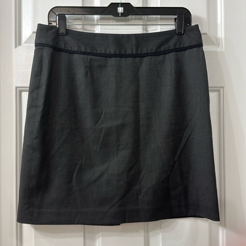 Banana Republic skirt size 10 petite (B2)